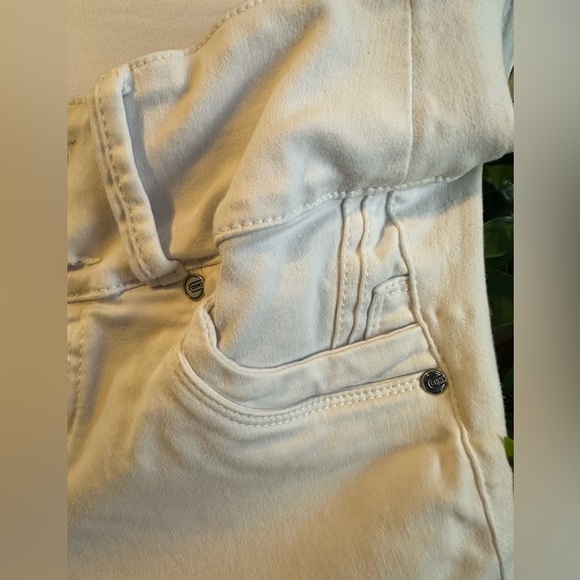 White Colombian Jeans - Picture 2 of 5